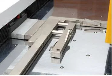 패키징을 위한 22 PC / 민 자동 두배 가이드 스트립핑 머신