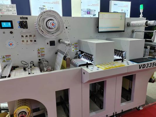 최대 27m/min 절단 속도 및 최대 330mm 라벨 폭을 가진 디지털 롤 투 시트 레이저 다이 커터