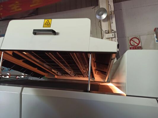 A2 시트 공급 UV 스팟 바니쉬 코팅기