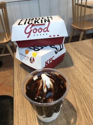 기계 통 설치 기계를 만드는 인스턴트 식품 용지함